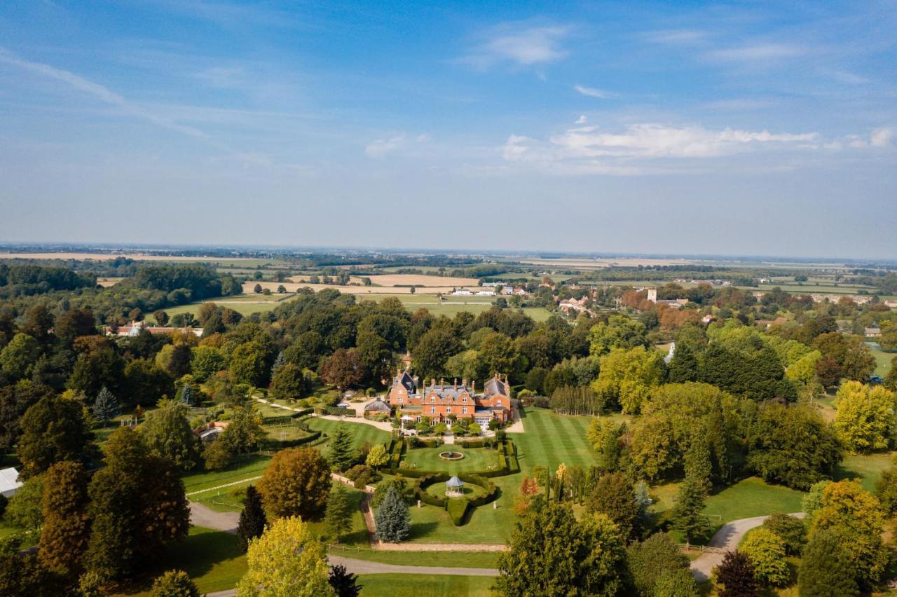 Chippenham Park Garden Rooms ภายนอก รูปภาพ