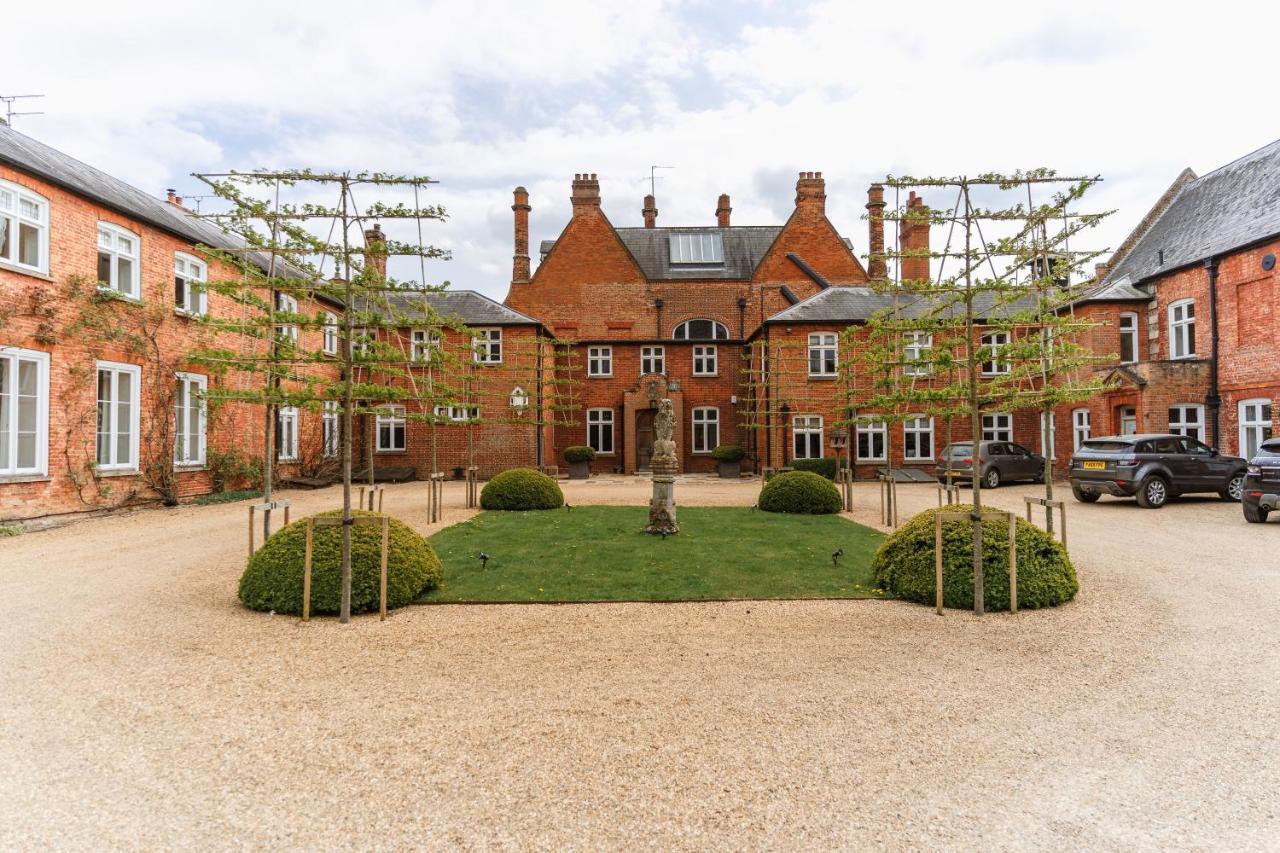 Chippenham Park Garden Rooms ภายนอก รูปภาพ