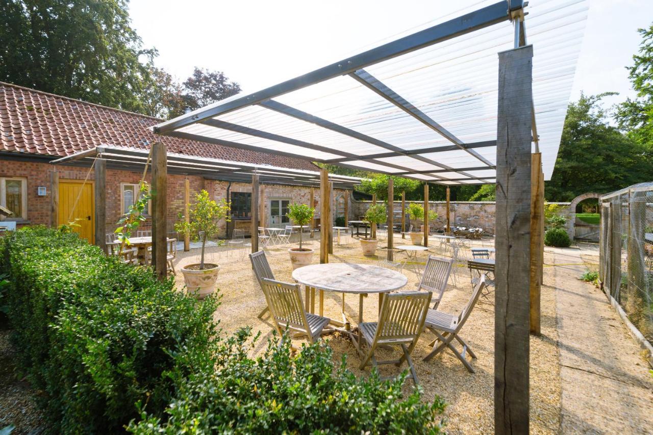 Chippenham Park Garden Rooms ภายนอก รูปภาพ