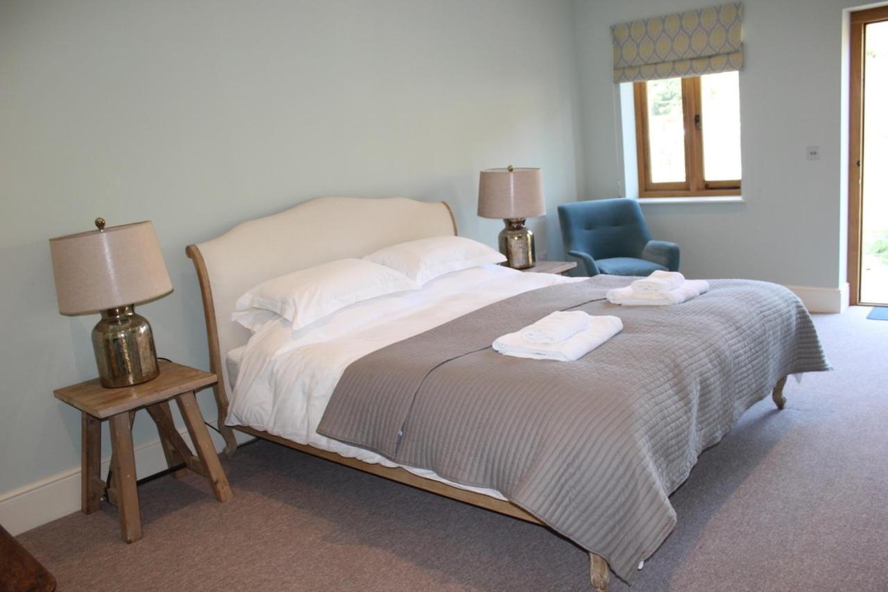 Chippenham Park Garden Rooms ภายนอก รูปภาพ