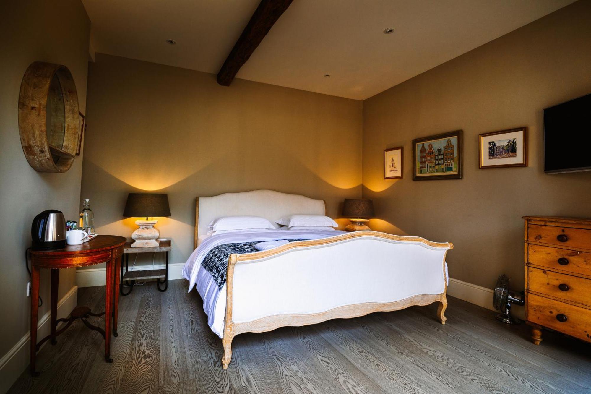 Chippenham Park Garden Rooms ภายนอก รูปภาพ
