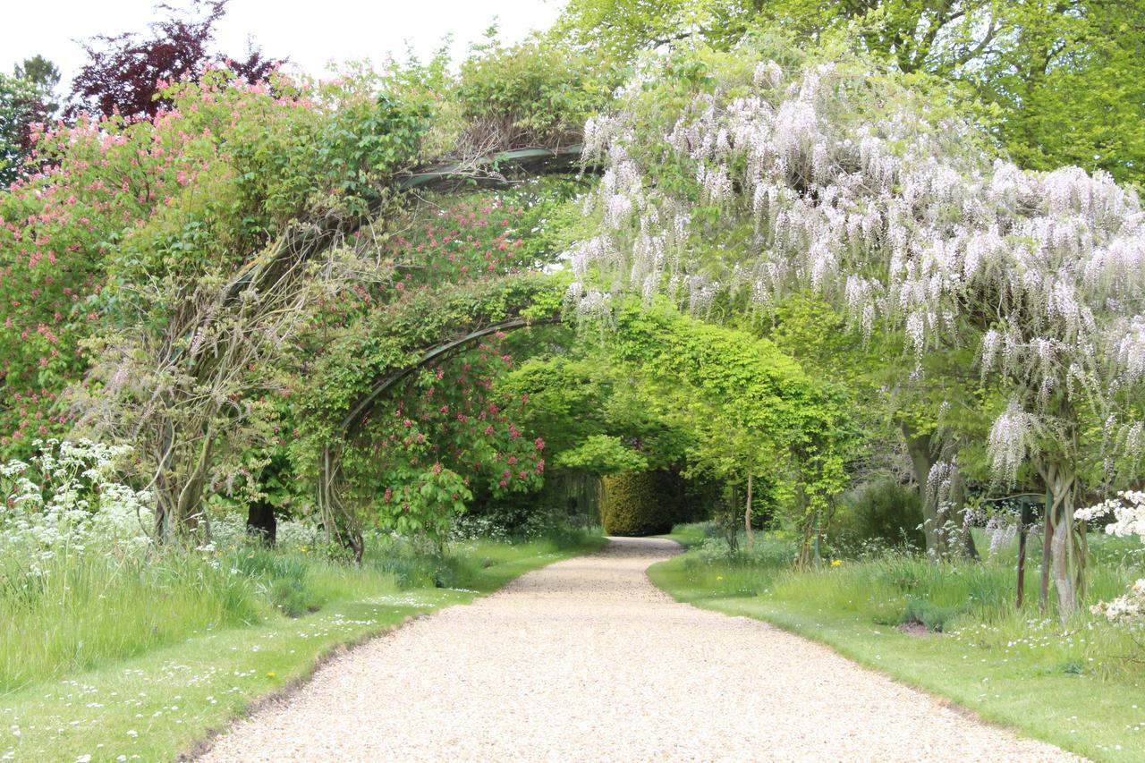 Chippenham Park Garden Rooms ภายนอก รูปภาพ